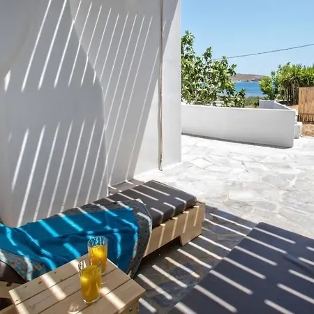 Beachside Agios Sostis * Agios Sostis (Tinos)