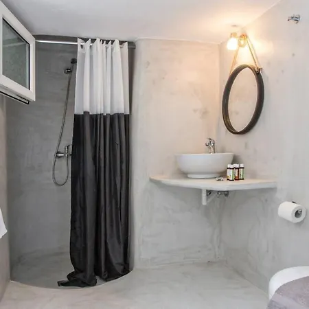 Beachside Agios Sostis